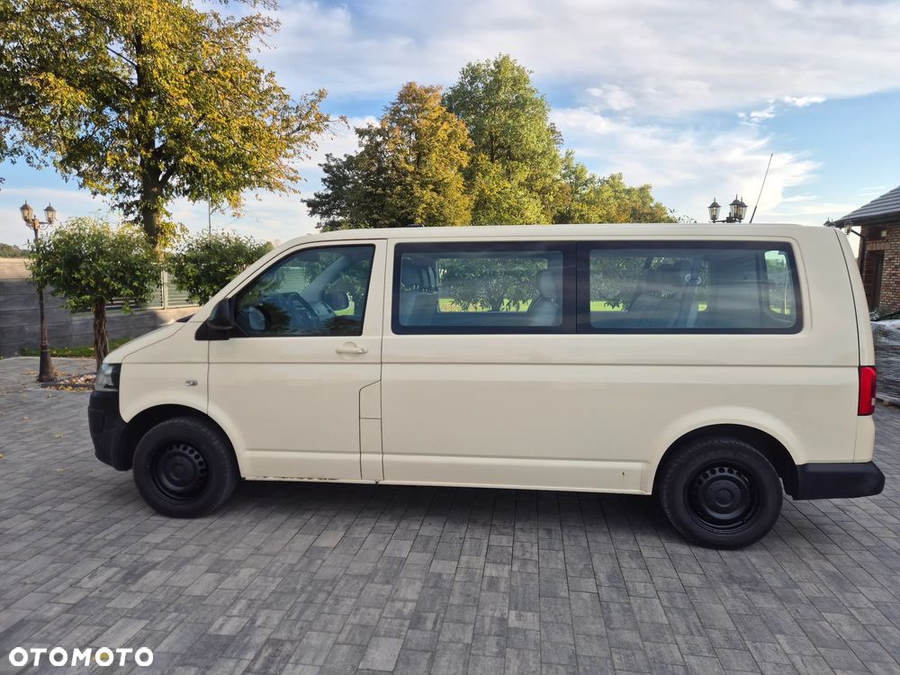 Volkswagen Caravelle - 12