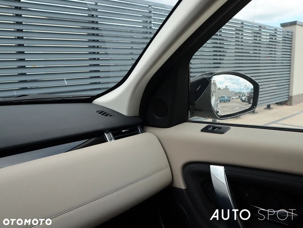 Land Rover Discovery Sport 2.0 D200 mHEV R-Dynamic SE - 35