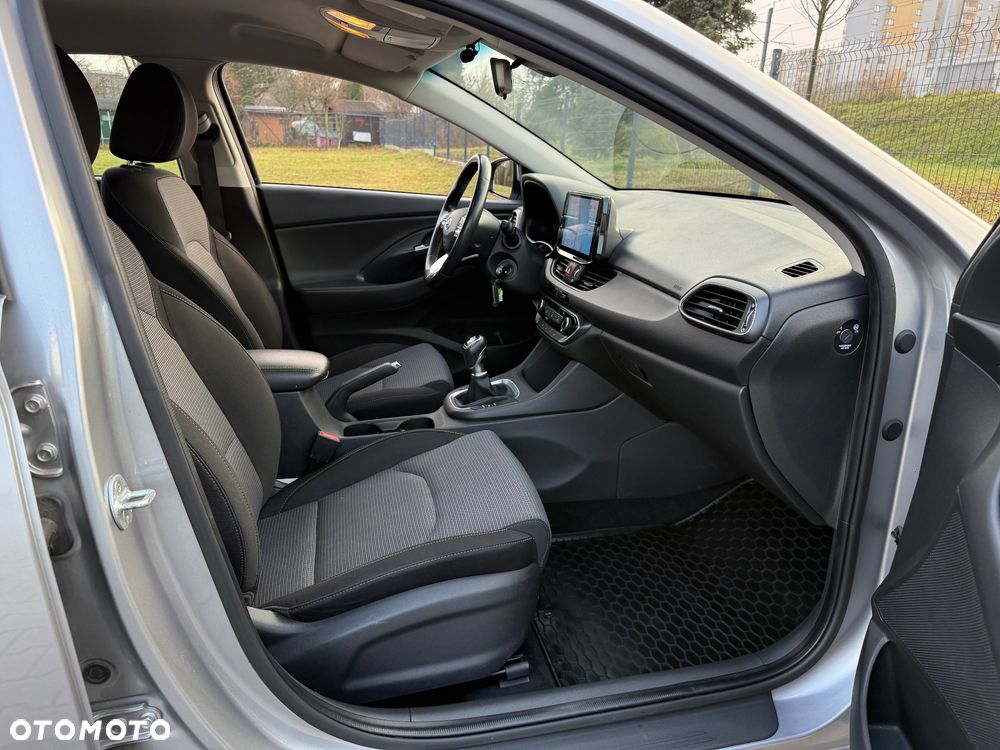 Hyundai i30 1.5 DPI Classic + - 22