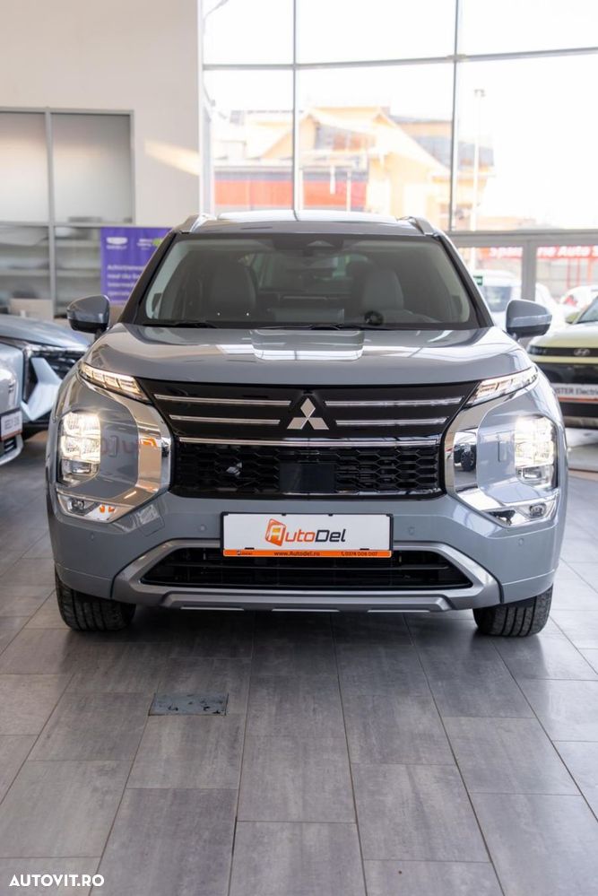 Mitsubishi Outlander - 3
