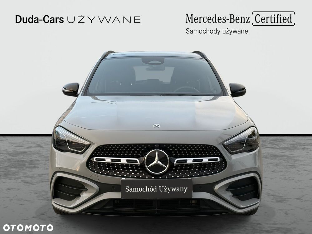 Mercedes-Benz GLA - 9