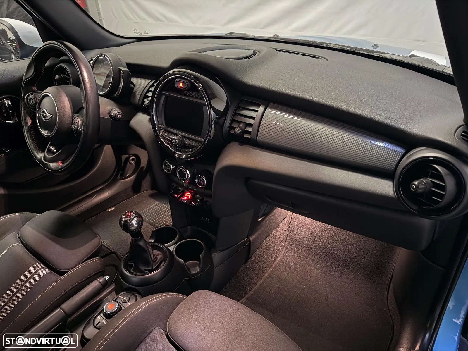 MINI 5 Portas Cooper D - 17