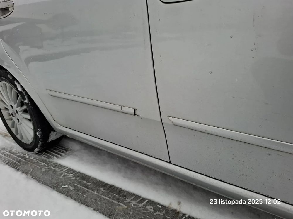 Fiat Linea 1.4 Active - 12