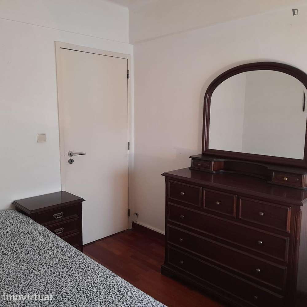 Quarto - localizado em Carnide Lisbon - Grande imagem: 4/18