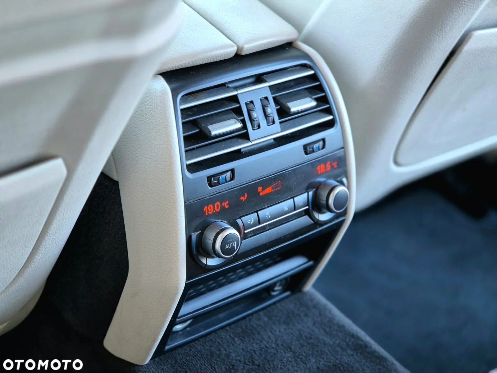 BMW Seria 7 740d xDrive - 26
