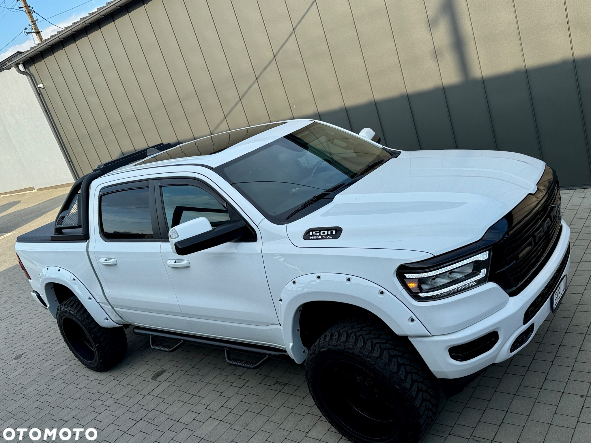 Dodge RAM 1500 5.7 4x4 - 16