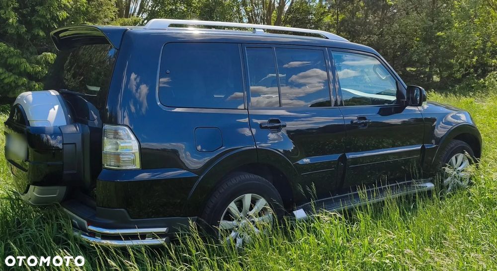Mitsubishi Pajero - 2