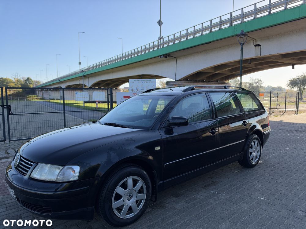 Volkswagen Passat - 1