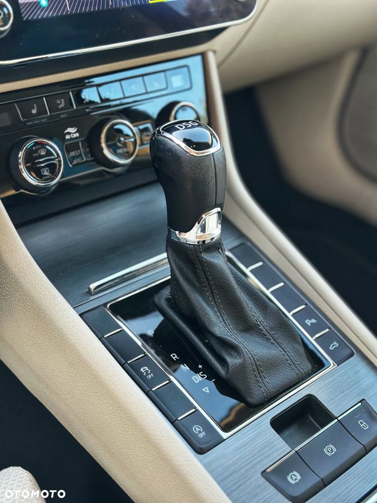 Skoda Superb 2.0 TDI SCR Style DSG - 8