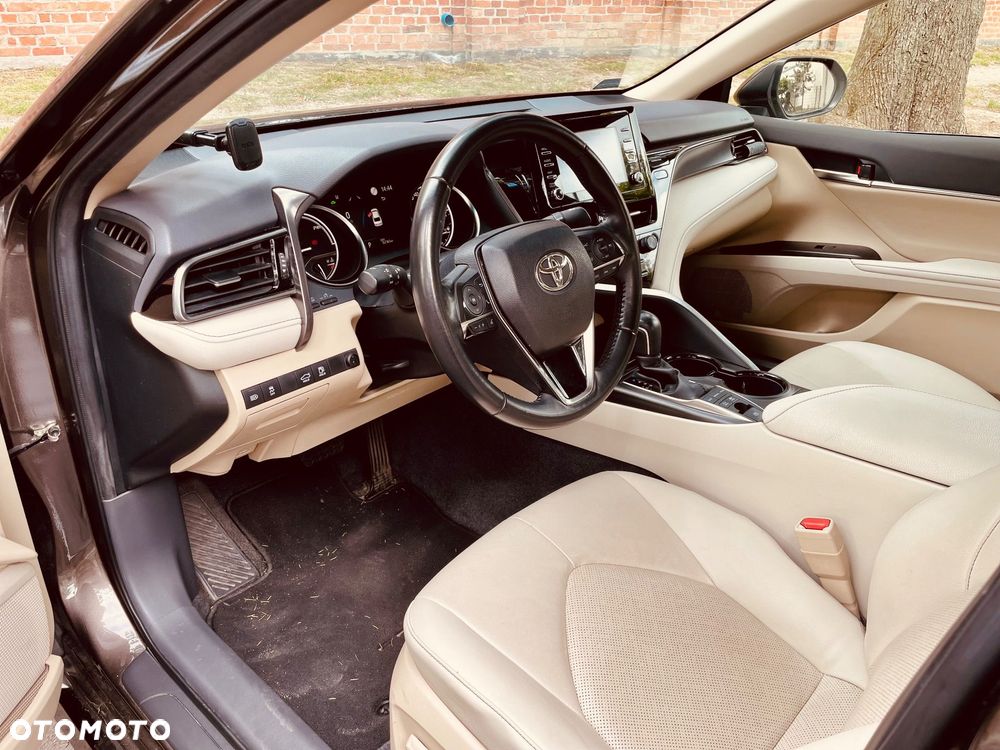 Toyota Camry 2.5 Hybrid Prestige CVT - 23