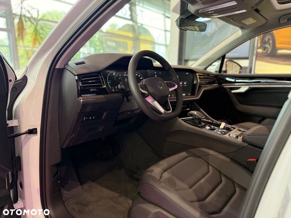 Volkswagen Touareg - 13
