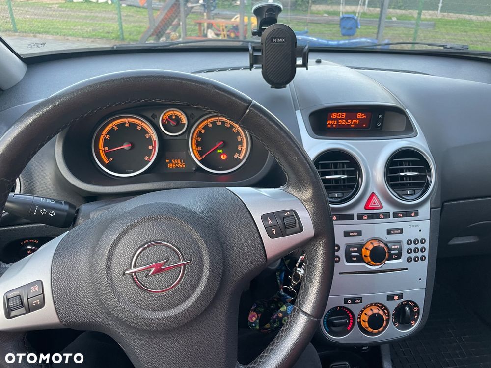 Opel Corsa 1.4 16V Satellite - 11