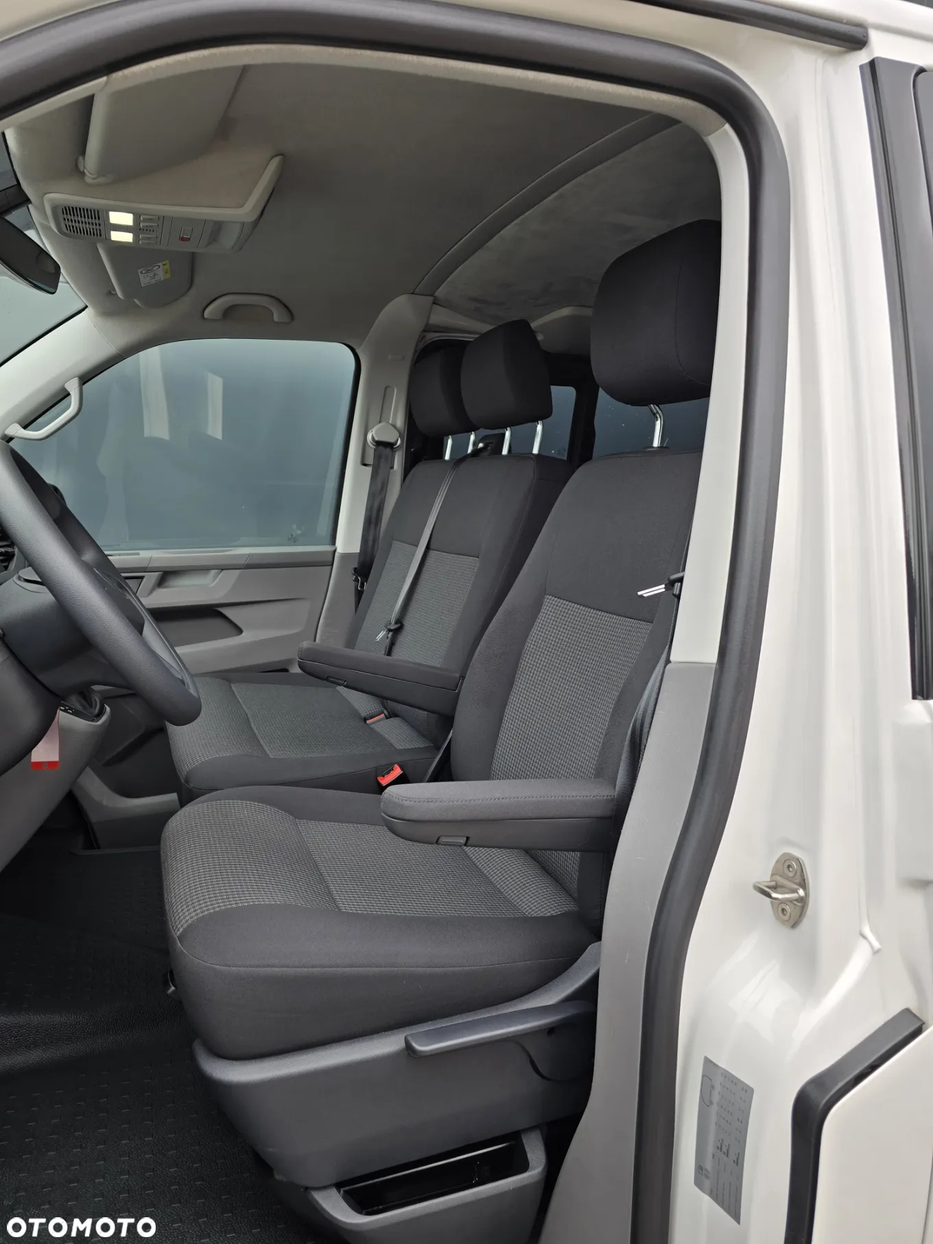 Volkswagen Transporter Kombi T6.1 TDI L2H1 DSG - 16