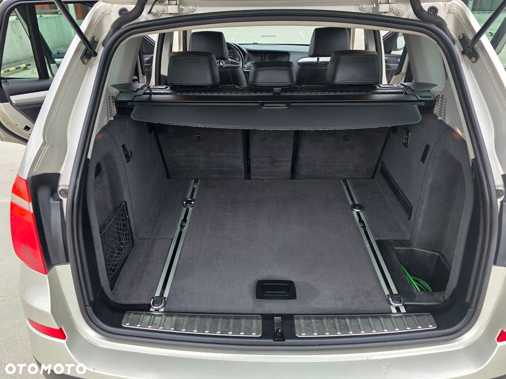 BMW X3 xDrive20d - 16