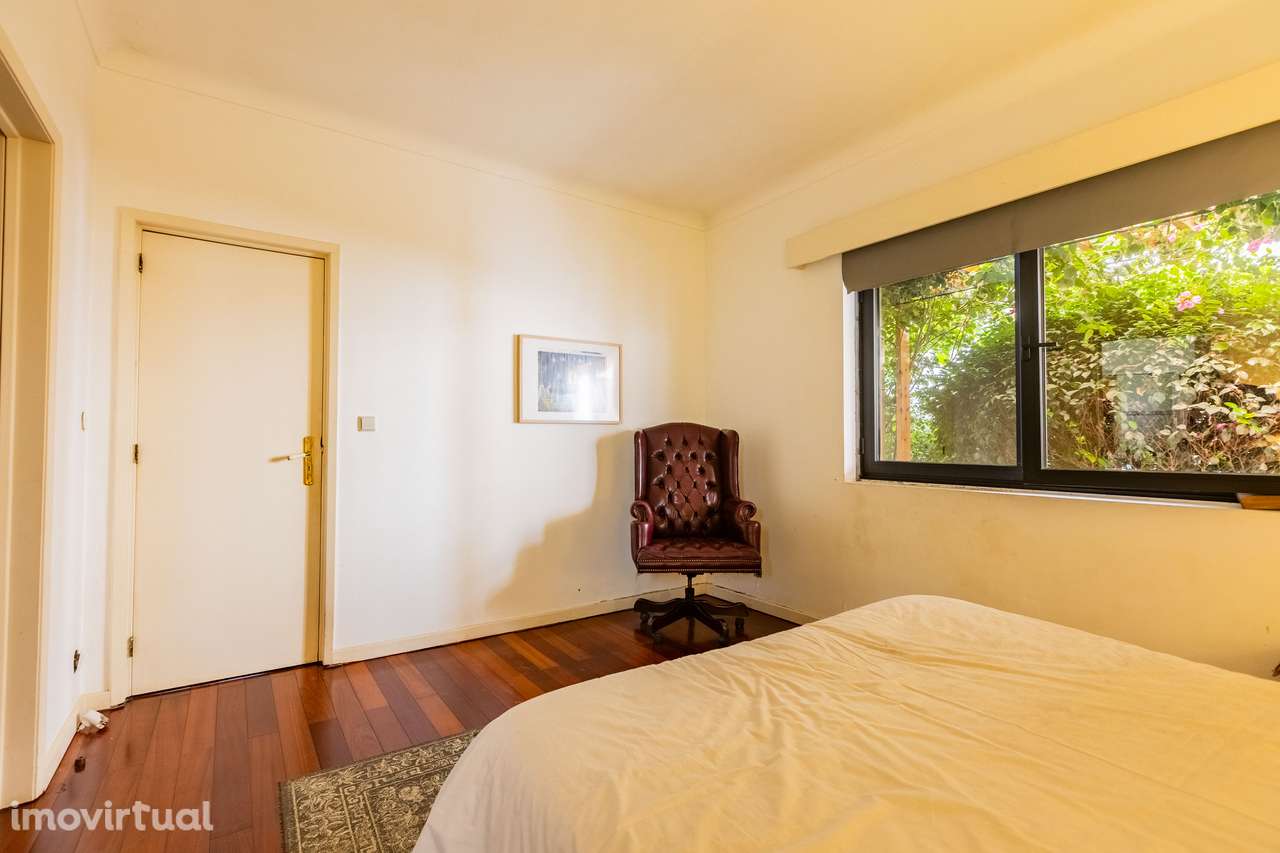 Moradia Isolada - Centro de Ponta Delgada - Grande imagem: 5/46