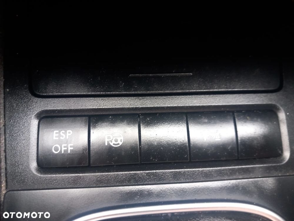 Volkswagen Golf - 33