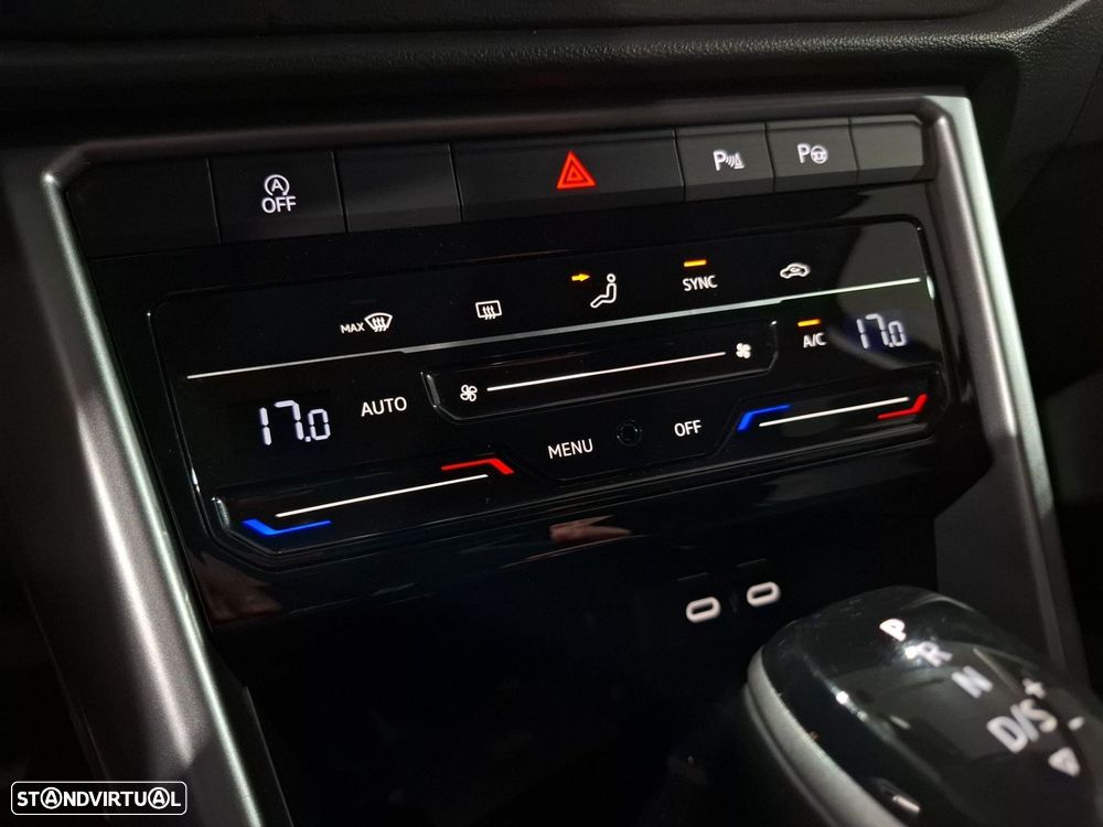 VW T-Roc 1.5 TSI Urban DSG - 19