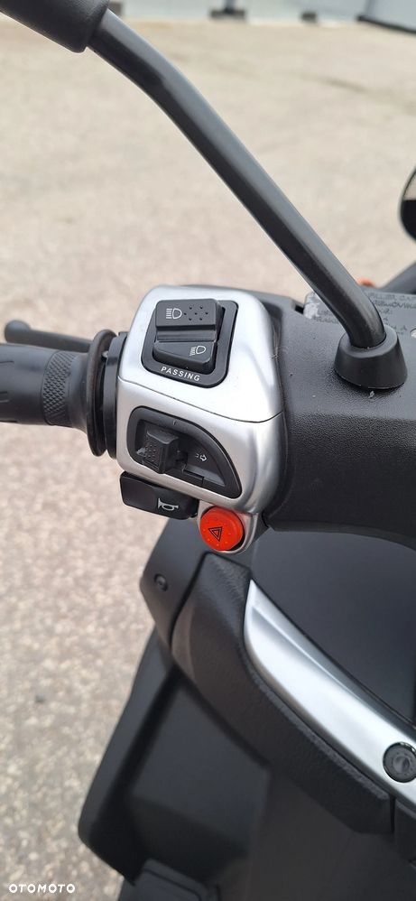 Piaggio MP-3 - 24