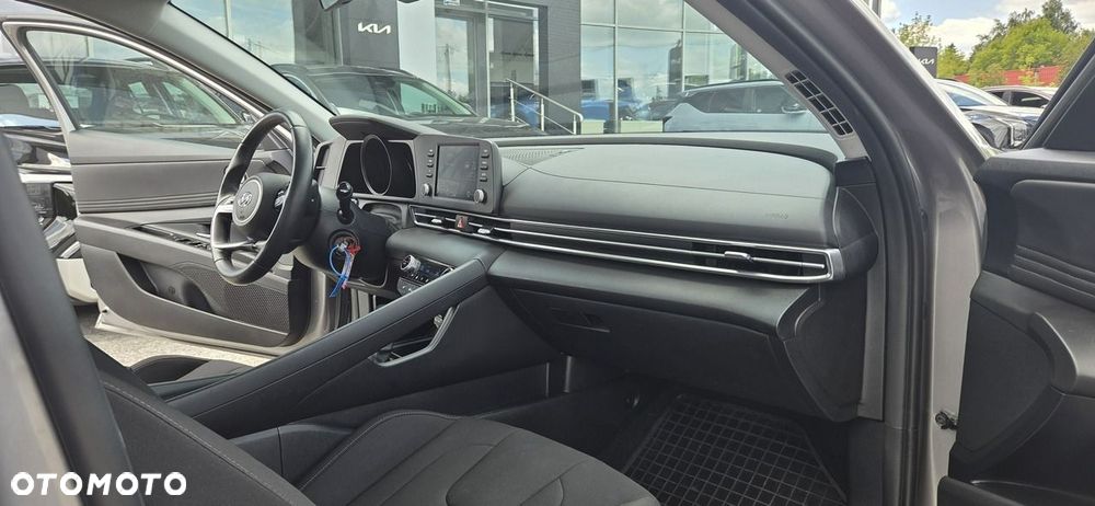 Hyundai Elantra 1.6 Smart CVT - 15