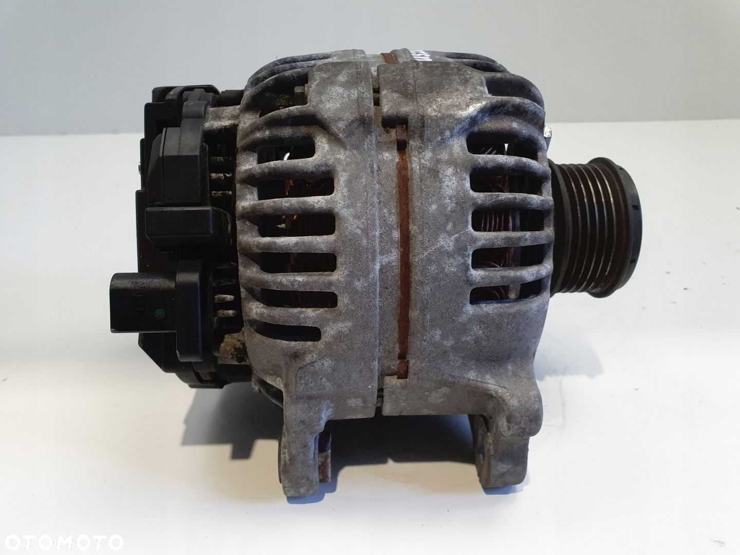 VW Golf V 2.0 TDI ALTERNATOR bosch 06F903023F 140A - 6