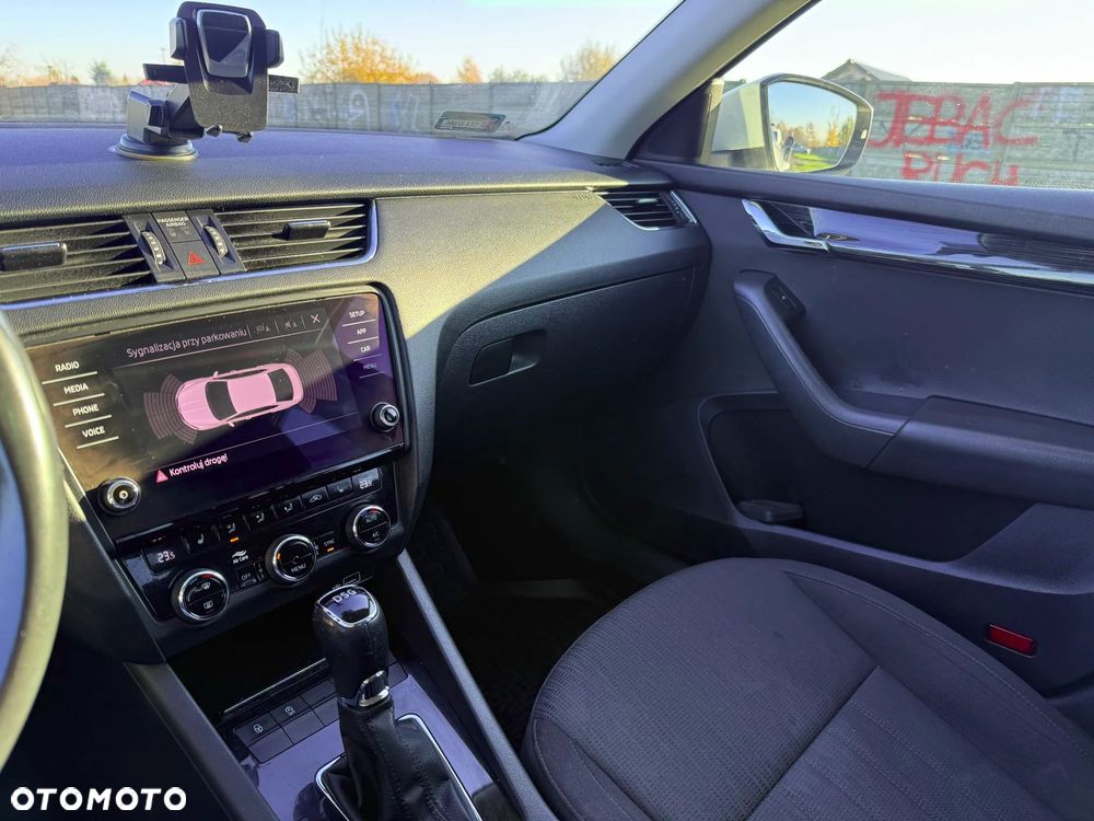 Skoda Octavia 1.5 TSI ACT Style DSG - 6