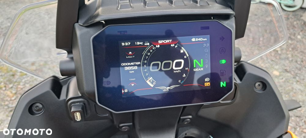 Moto Guzzi Stelvio - 8