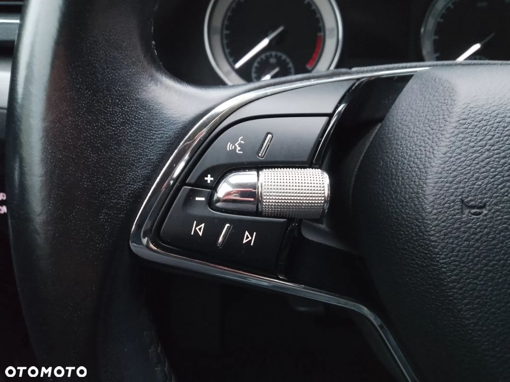 Skoda Superb 2.0 TDI SCR Style DSG - 22