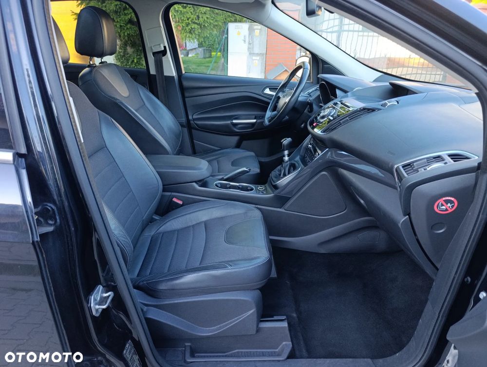 Ford Kuga 2.0 TDCi 2x4 Titanium - 19