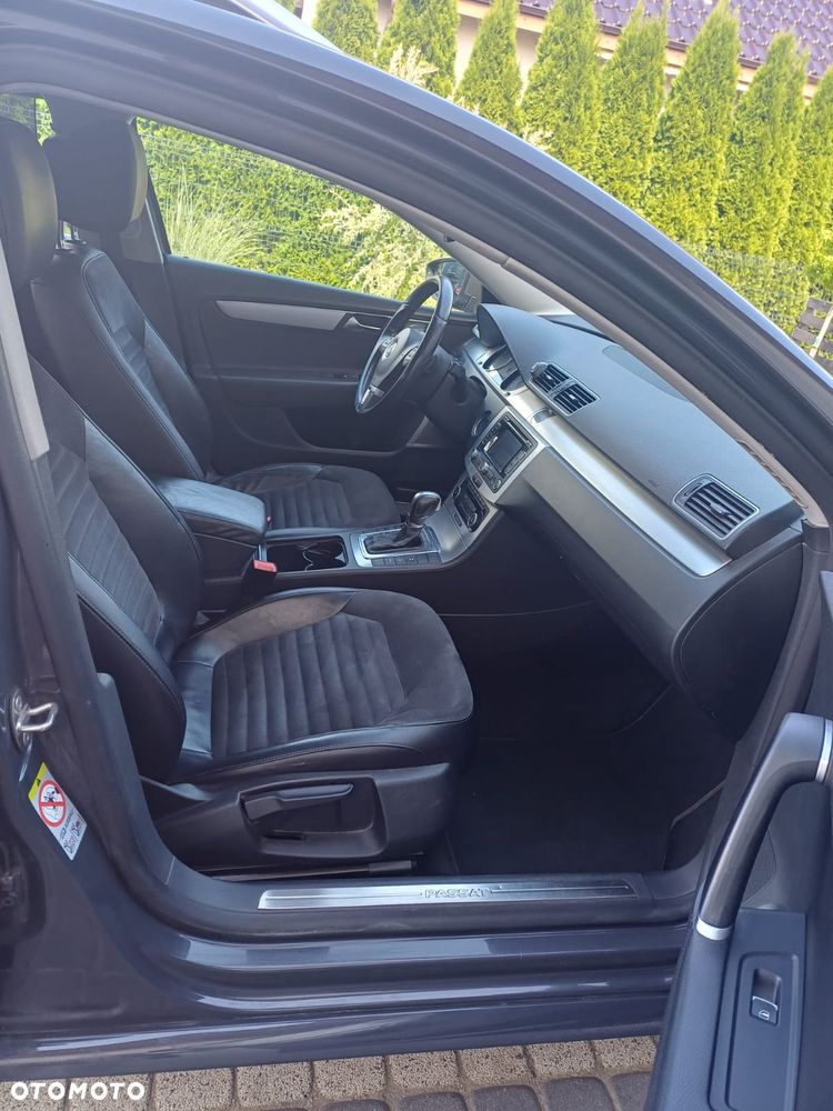 Volkswagen Passat 2.0 TDI DSG Highline - 12