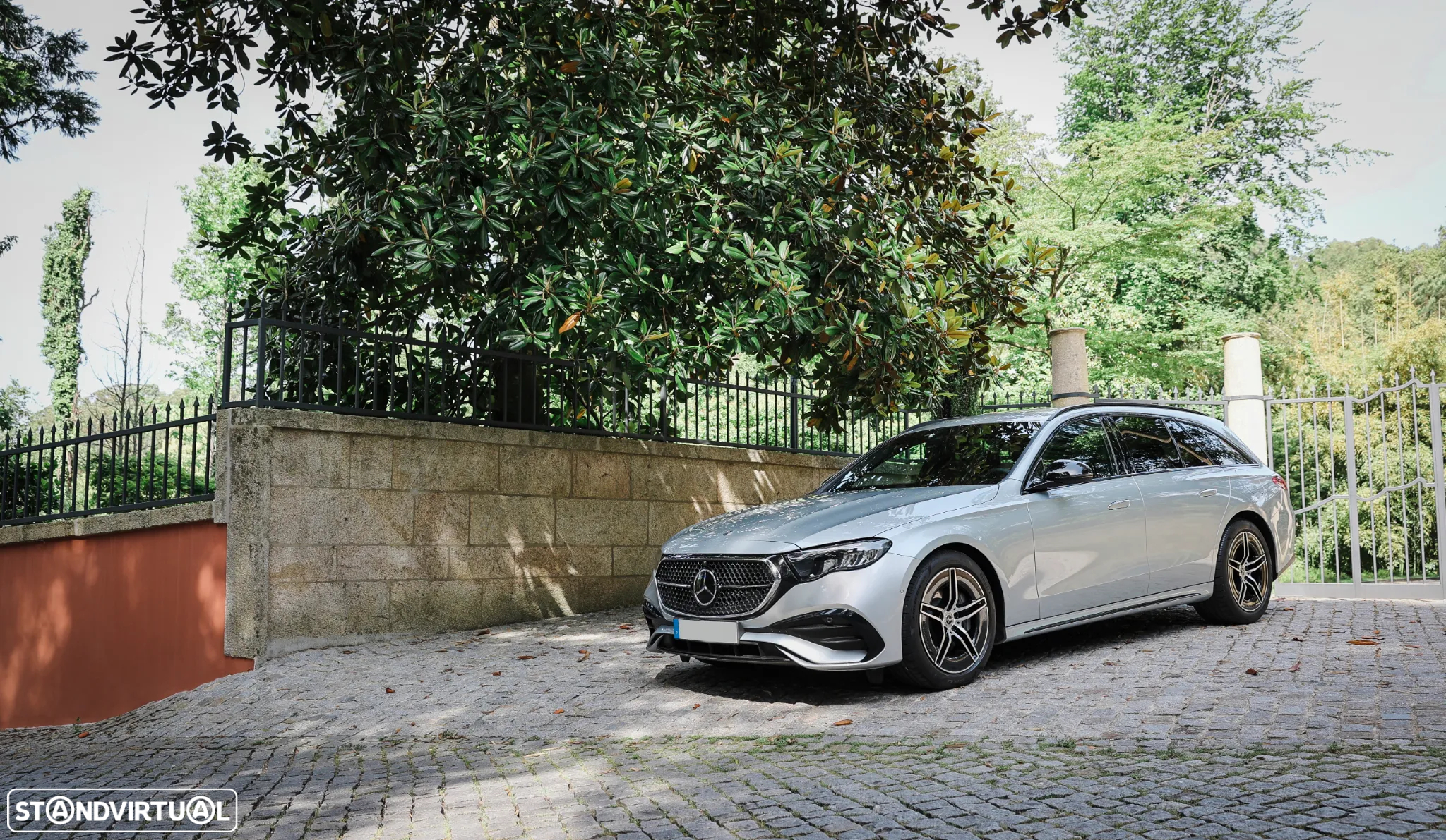 Mercedes-Benz E 300 e AMG Line - 35