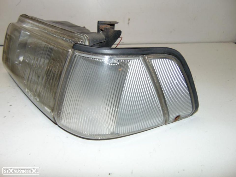 Toyota Corolla DX 3pt 85 faróis - 4