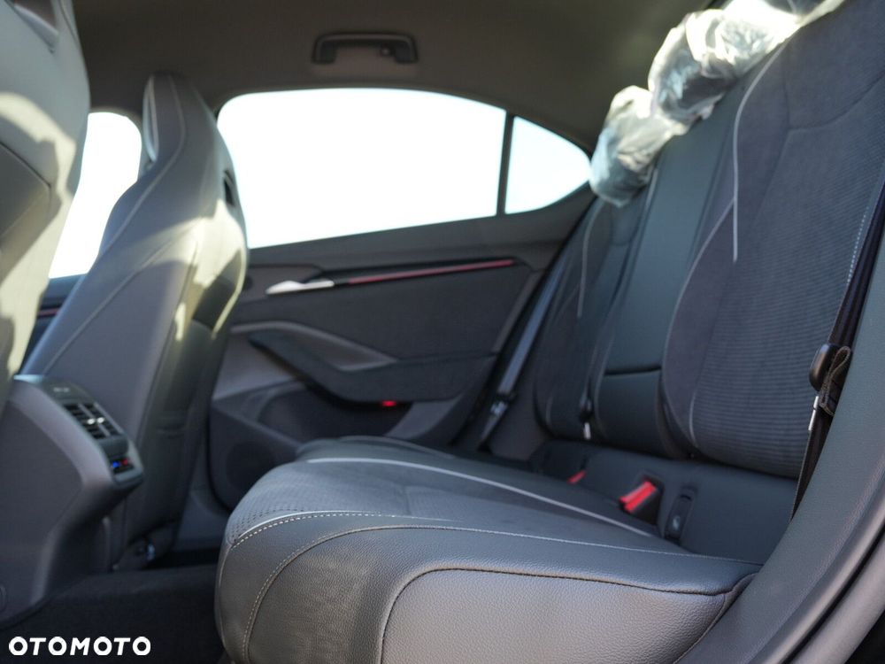 Skoda Superb 2.0 TSI Sportline DSG - 36