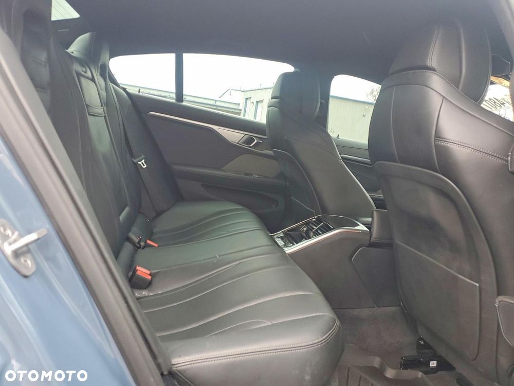 BMW Seria 8 - 8