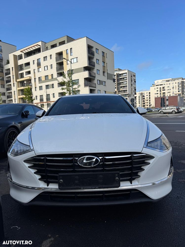 Hyundai Sonata - 1