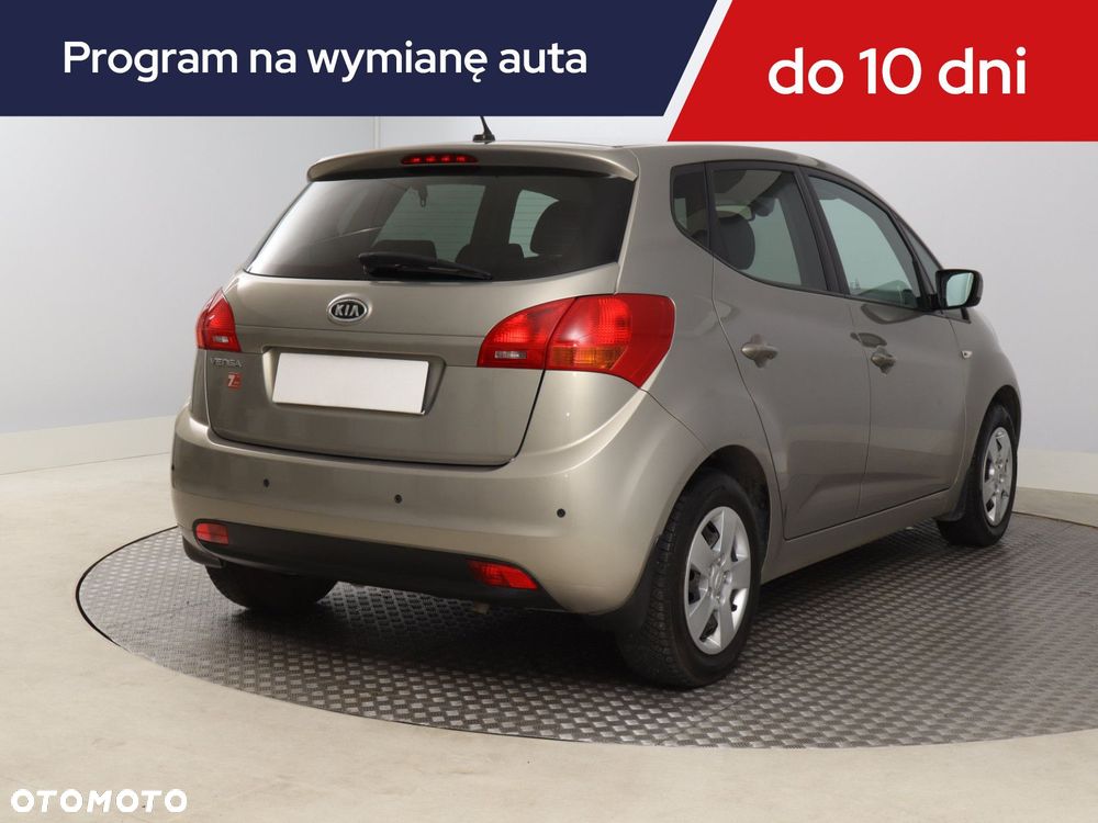 Kia Venga - 7