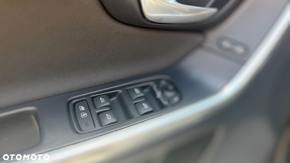 Volvo XC 60 D4 Geartronic Edition Pro - 11