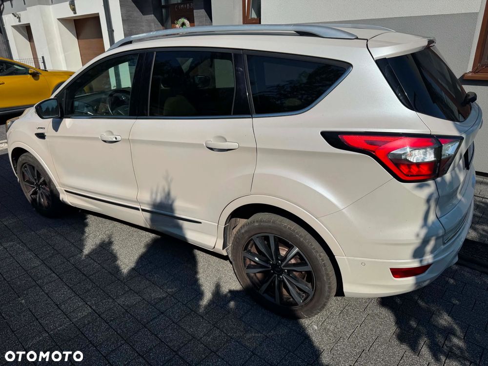 Ford Kuga - 4