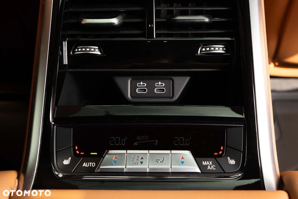 BMW Seria 8 - 30