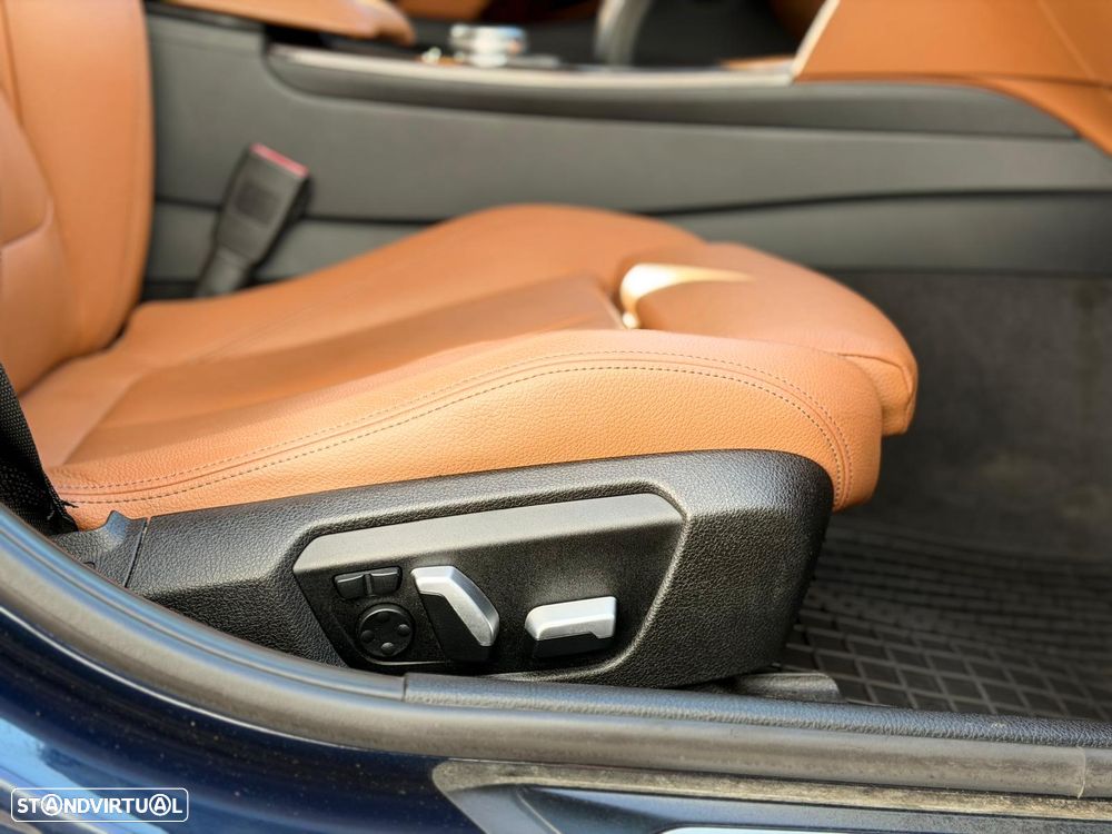 BMW 330 e iPerformance Line Luxury - 33