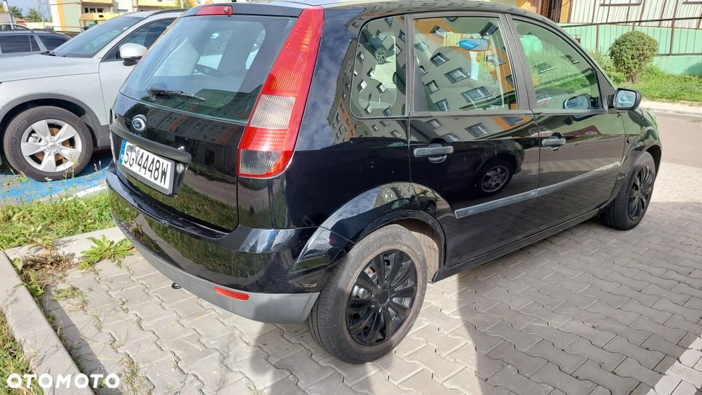 Ford Fiesta 2004 photo 5