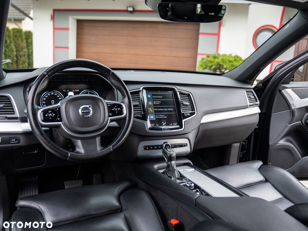 Volvo XC 90 B5 D AWD Geartronic Momentum Pro - 31