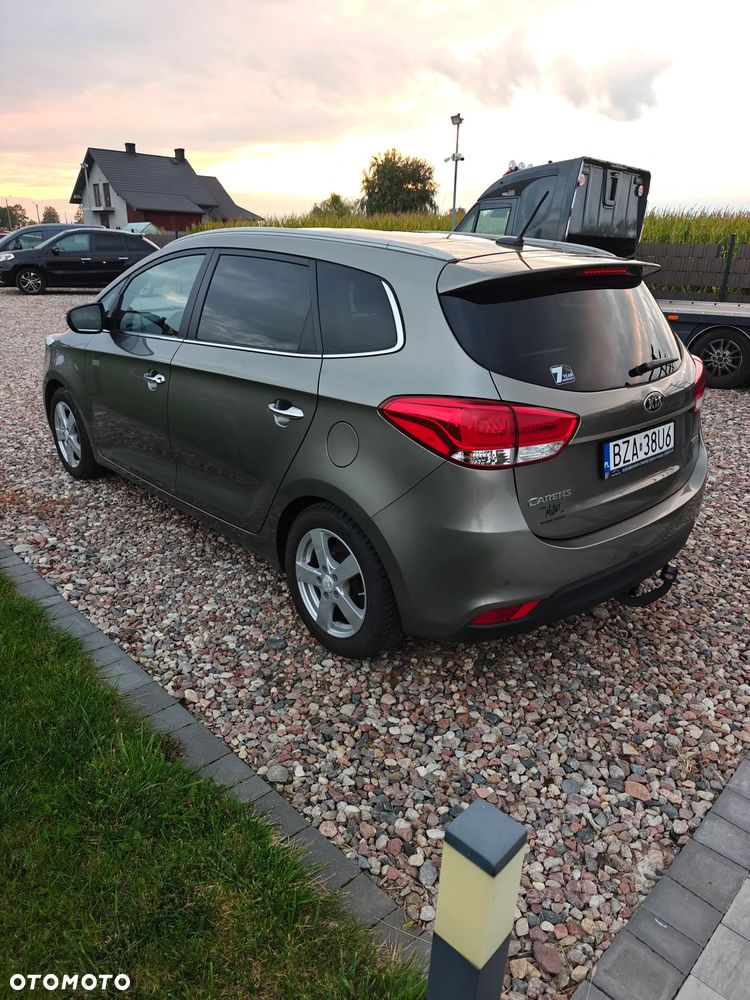 Kia Carens 1.7 CRDi 136 Dream Team Edition - 4
