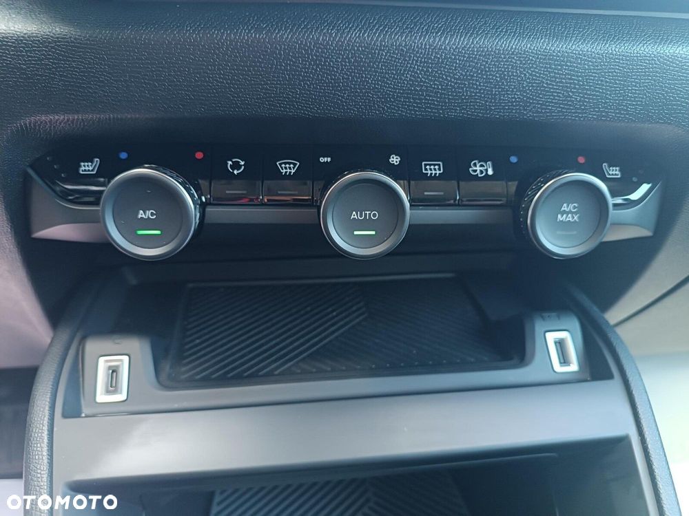 Citroën C4 1.2 PureTech Max S&S EAT8 - 10