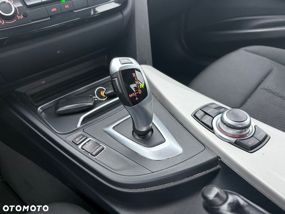 BMW Seria 3 318d Modern Line - 22