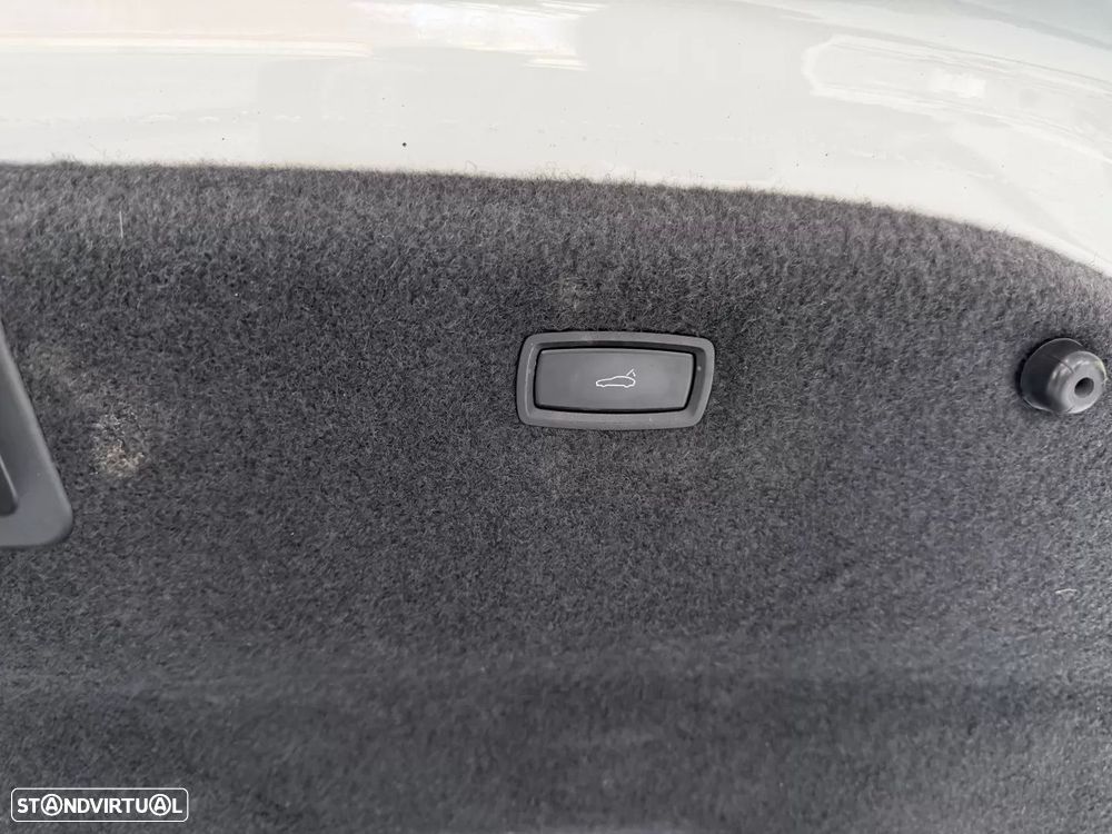 Porsche Taycan 4S - 25