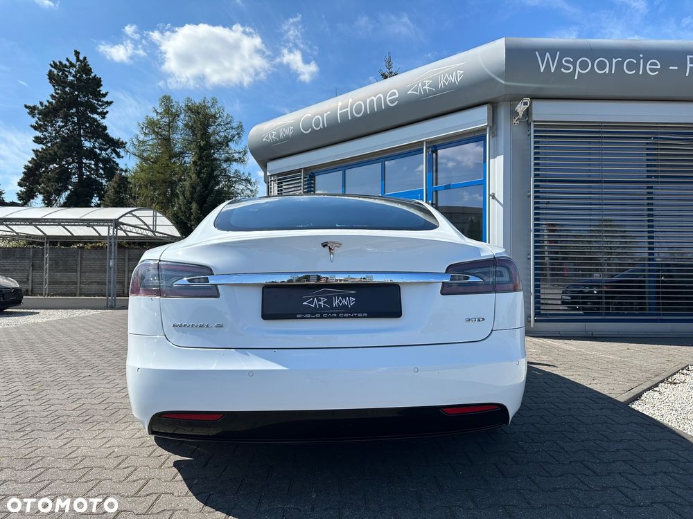 Tesla Model S 90 D - 12