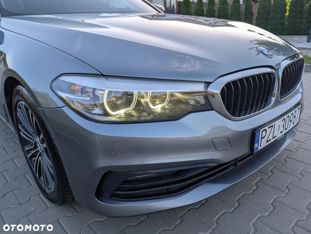 BMW Seria 5 520d Sport Line - 36
