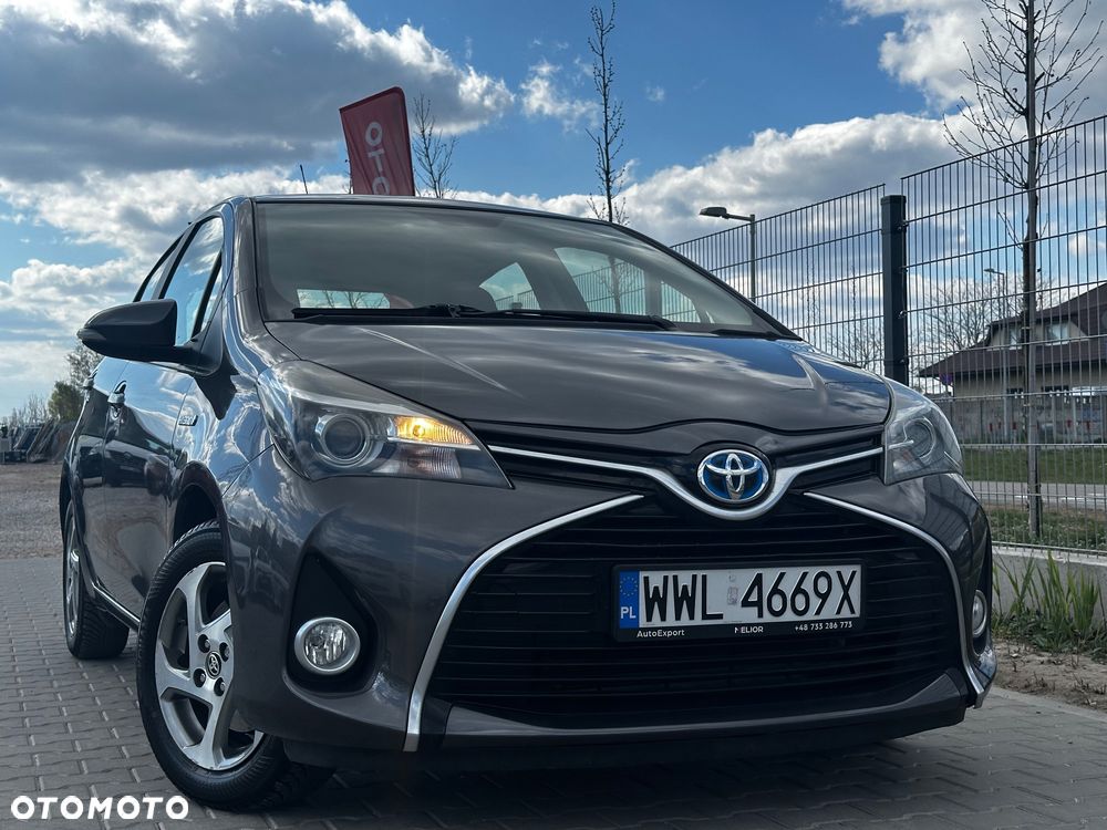 Toyota Yaris Hybrid 100 Selection Passion - 4