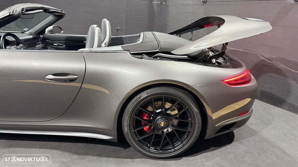 Porsche 911 (991) Carrera 4 GTS PDK - 25