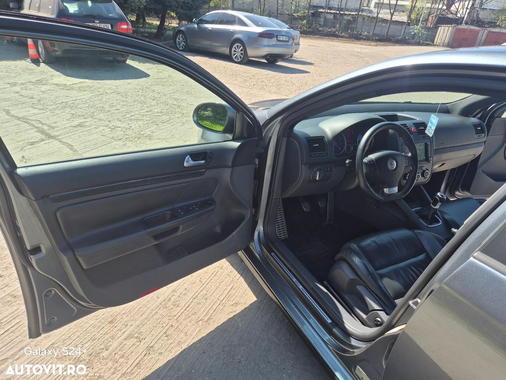 Volkswagen Jetta 2.0 Turbo FSI Sportline - 19